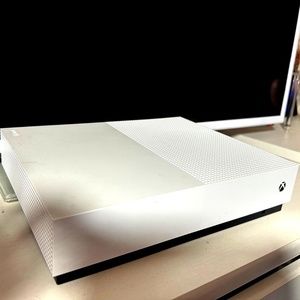 XBOX ONE S